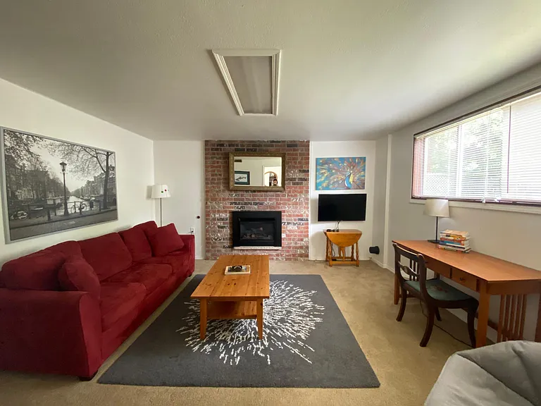 919 N 101st St — Photo 16