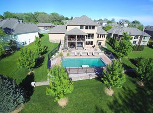 19487 Walnut Cir, Omaha, NE 68130