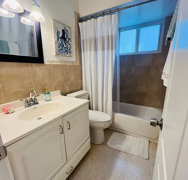 1525 Cleveland St — Photo 3