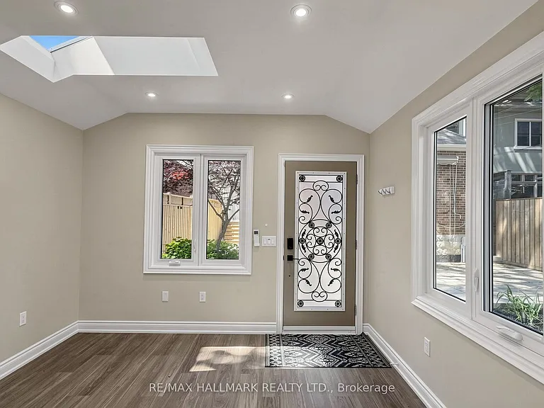 87 Fallingbrook Rd — Photo 40