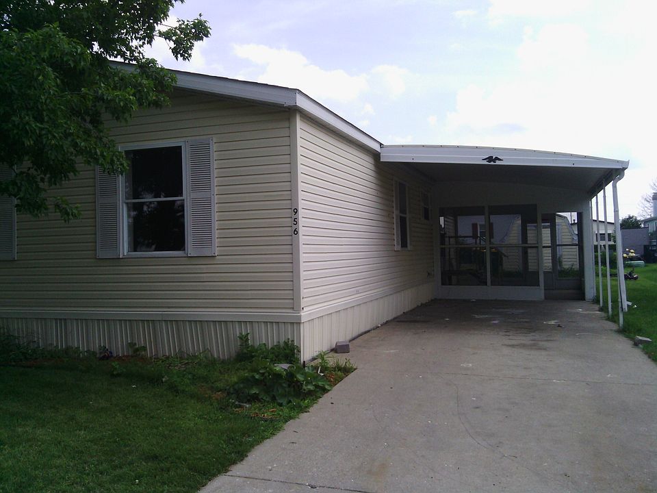 1st image of 956 Pembrooke Ln
