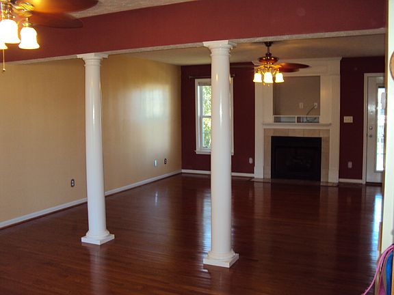 4th image of 3110 Bakersville Dr
