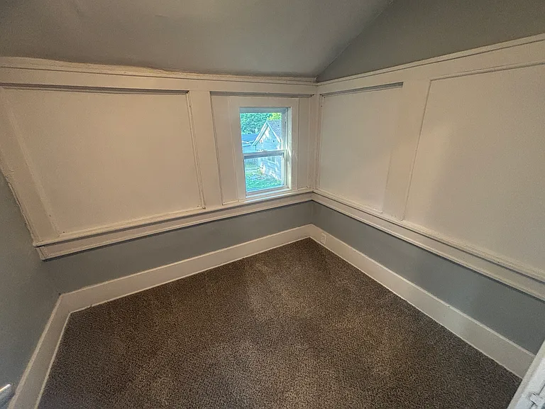 347 E Voris St — Photo 12