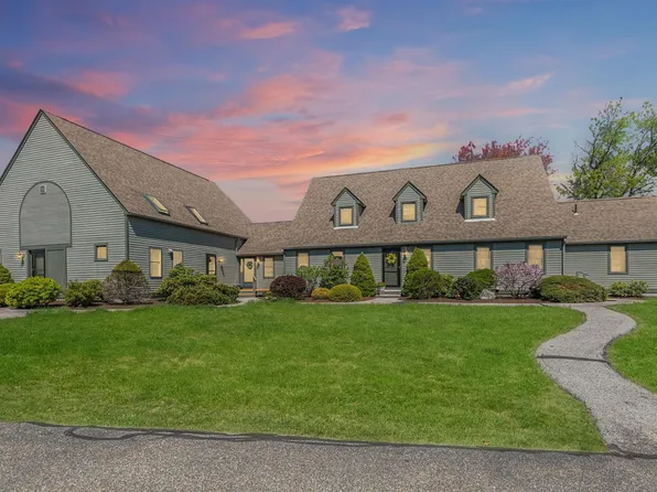 64 Montrose Drive, Stratham, NH 03885