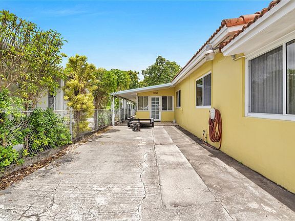 3rd image of 1052 NW 25th Ave
