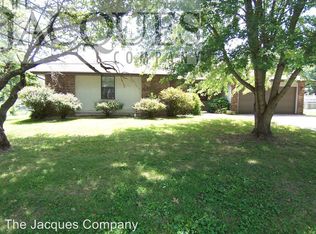 4152 W Magnolia Dr, Battlefield, MO 65619