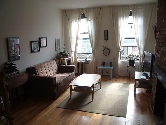 Rented by Warren T Real Estate Corp. | media 14