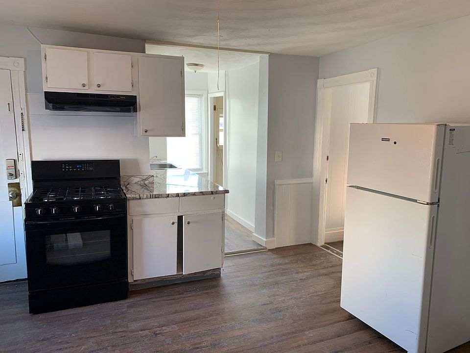 140 Lincoln Ave FLOOR 2, Central Falls, RI 02863 | Zillow