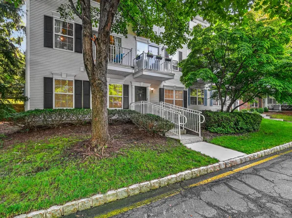 2148 Jordan Ct, Mahwah, NJ 07430