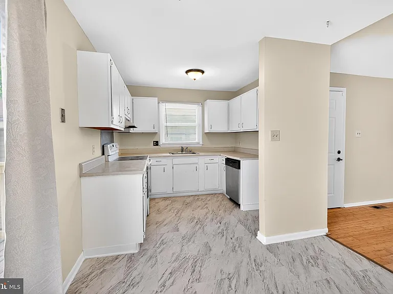 308 Skeet Ave — Photo 4