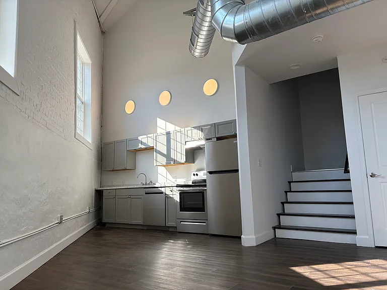 125 N Broad St #B — Photo 2