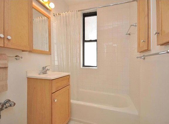 3rd image of 140 Claremont Ave APT 4F