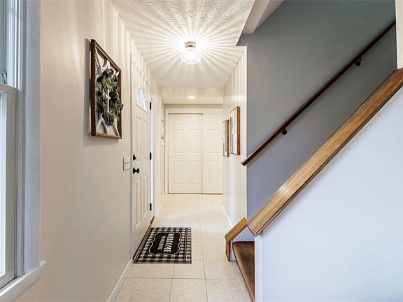 5th image of 888 Copperkettle Rd