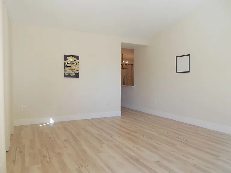 519 Crimson View Pl — Photo 3