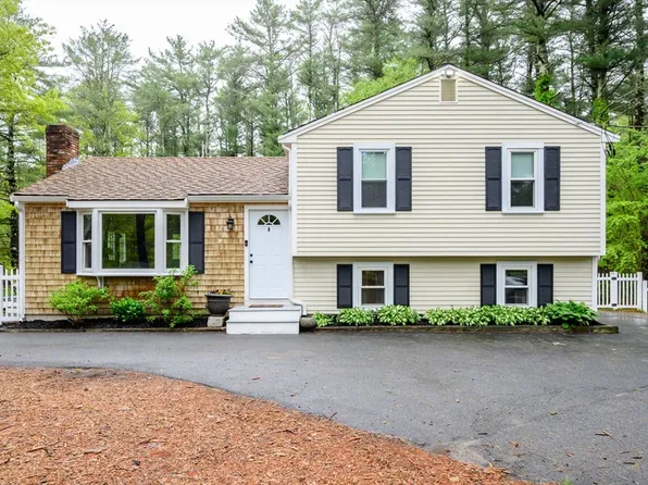 48 Brook St, Plympton, MA 02367