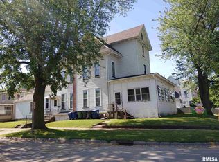 2131 N 2nd St, Clinton, IA 52732