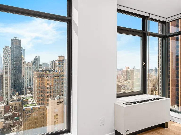 49 E 34th St #6C — Photo 4
