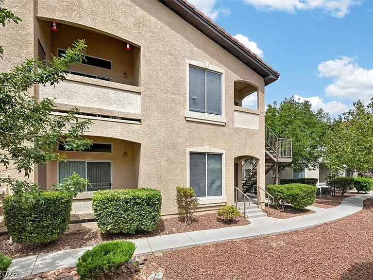 3320 Cactus Shadow St #103 — Photo 2