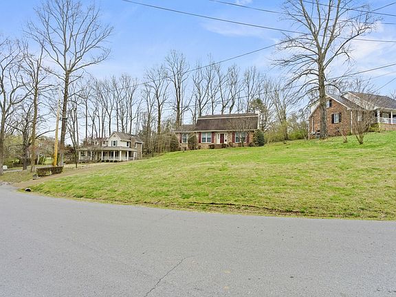 5th image of 1706 Merritt Dr