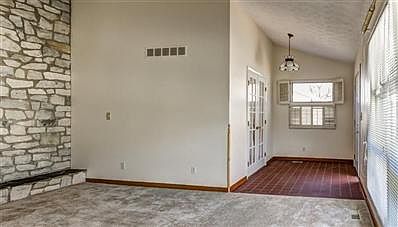 4th image of 630 Marshall Dr