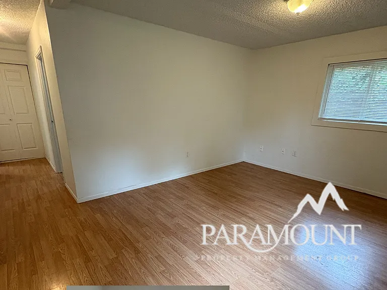 322 Willow St — Photo 8