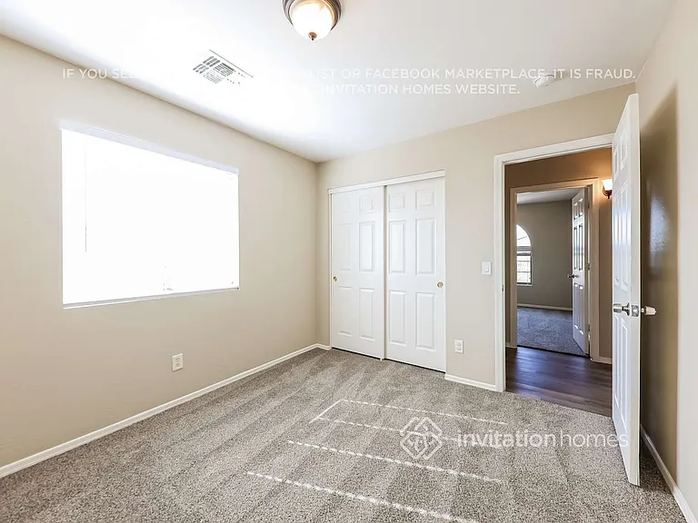13029 W Lisbon Ln — Photo 11