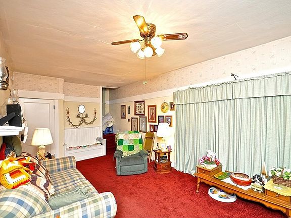 4th image of 115 Sater St
