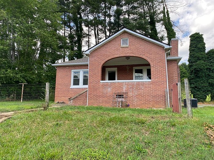 1st image of 58 Phlox Dr