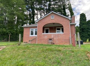 58 Phlox Dr, Waynesville, NC 28785