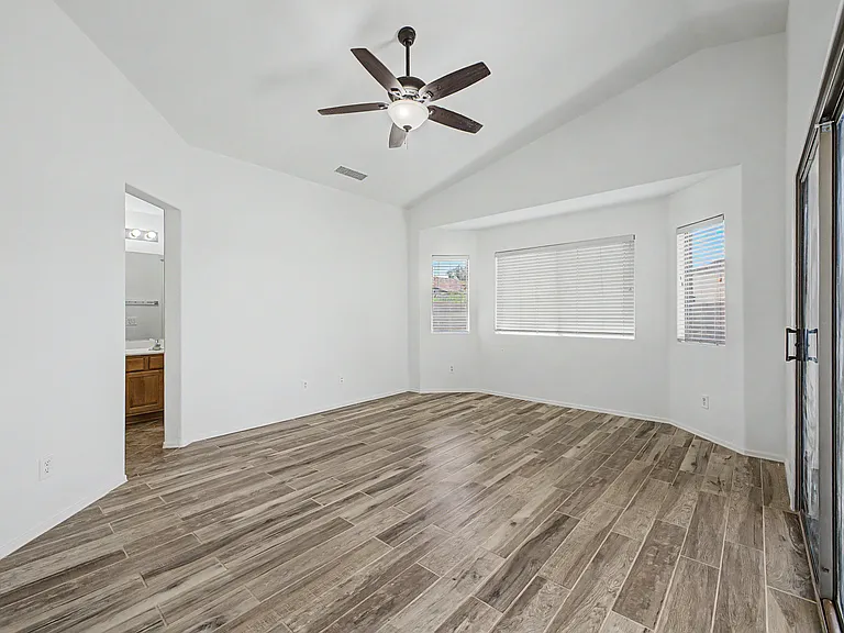 25875 W Saint Catherine Ave — Photo 14