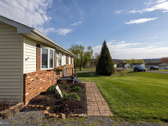 4th image of 243 Massanutten Dr