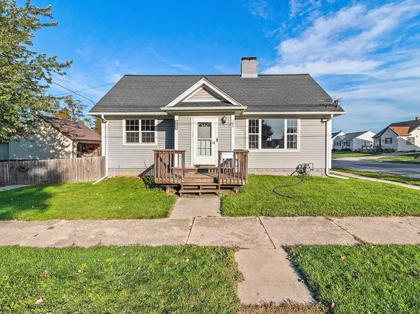 1821 S 18th St, Manitowoc, WI 54220