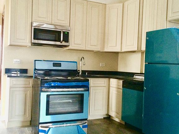 5th image of 2539 W Walton St #2