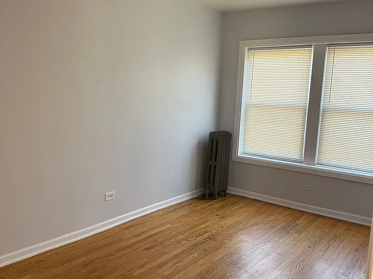 SPACIOUS 2 BEDROOM APARTMENTS AVAILABLE — Photo 19