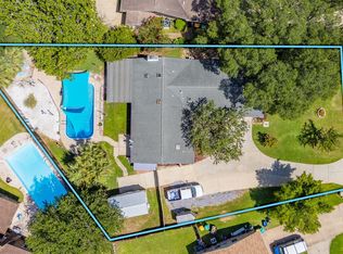 10 Lake Lorraine Cir, Shalimar, FL 32579