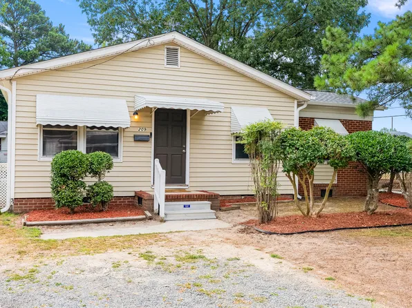 209 S Ethel St, Selma, NC 27576