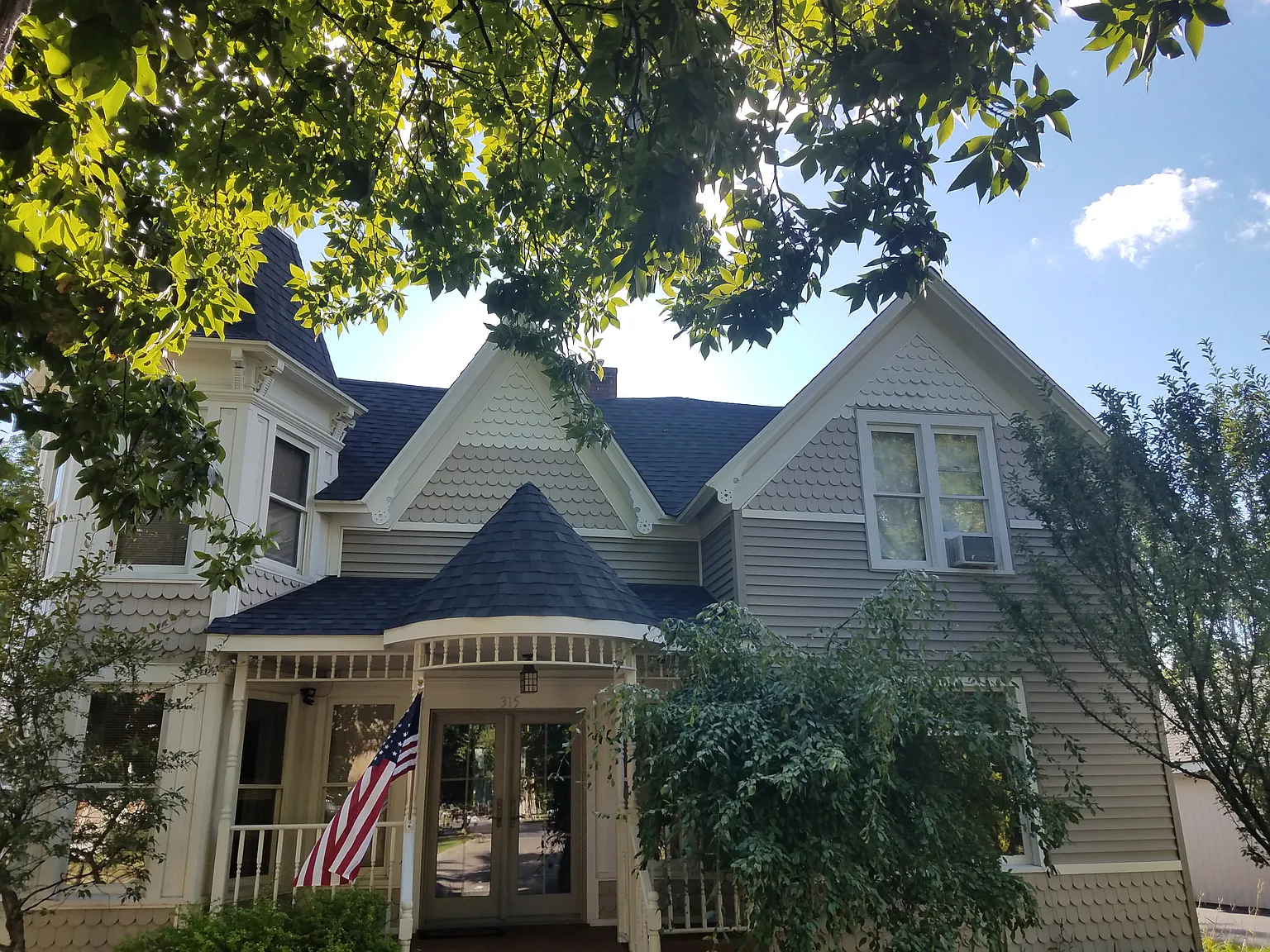 315 N Bridge St photo 1