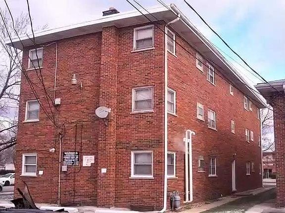 3rd image of 15300 Martin Luther King Jr Dr #1E