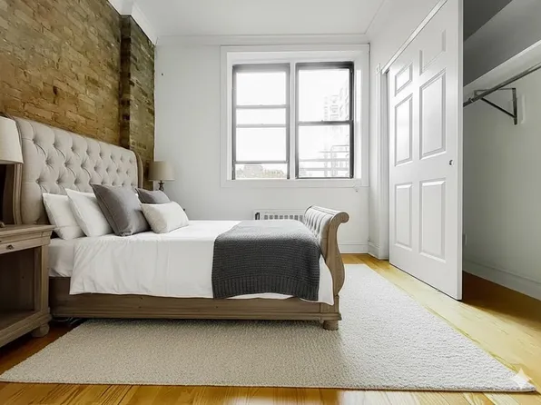 300 East 73rd Street image 2 of 4