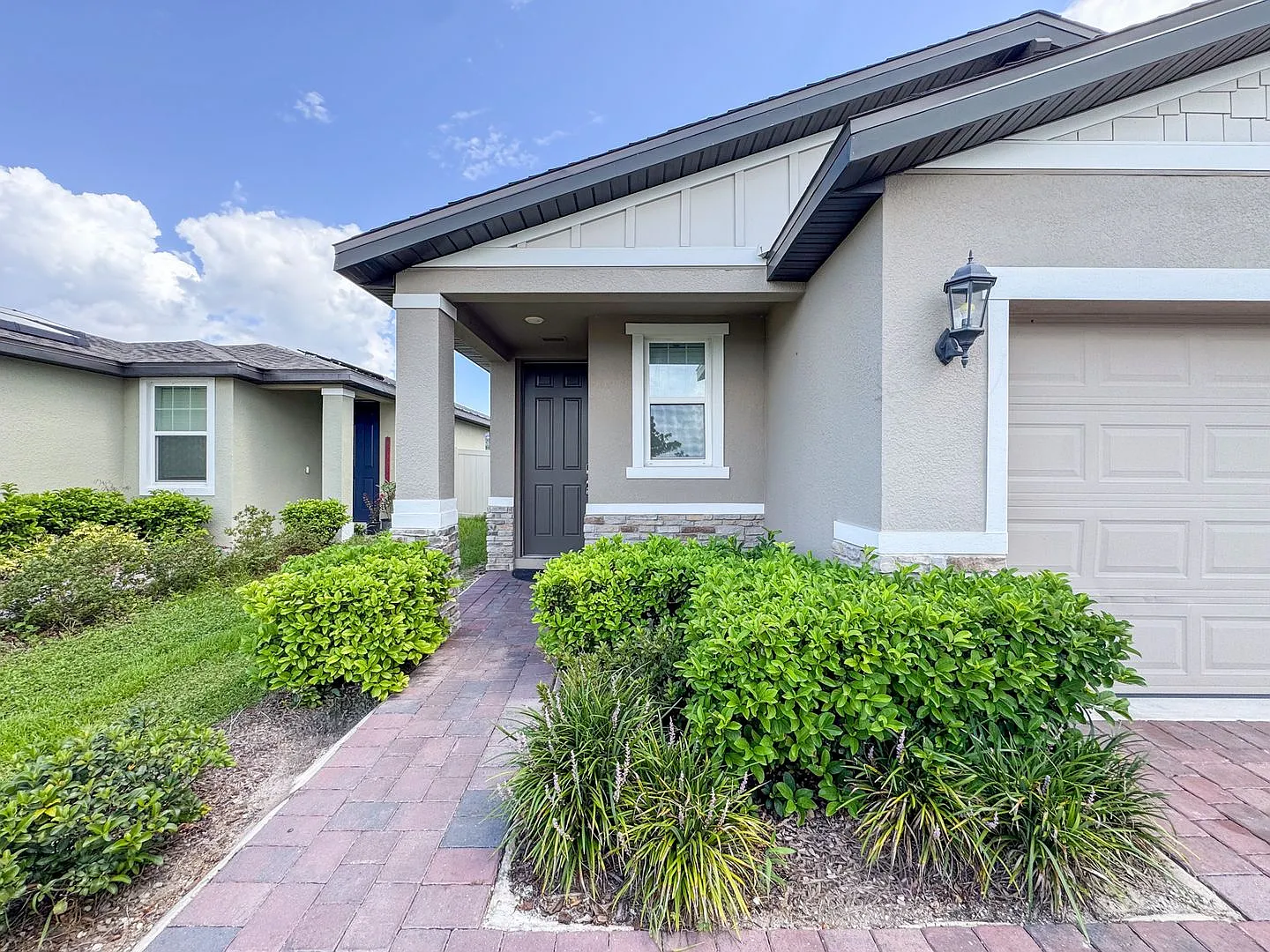 3 Bedroom 2 Bath with Double Car Garage in Poinciana! — Photo 4