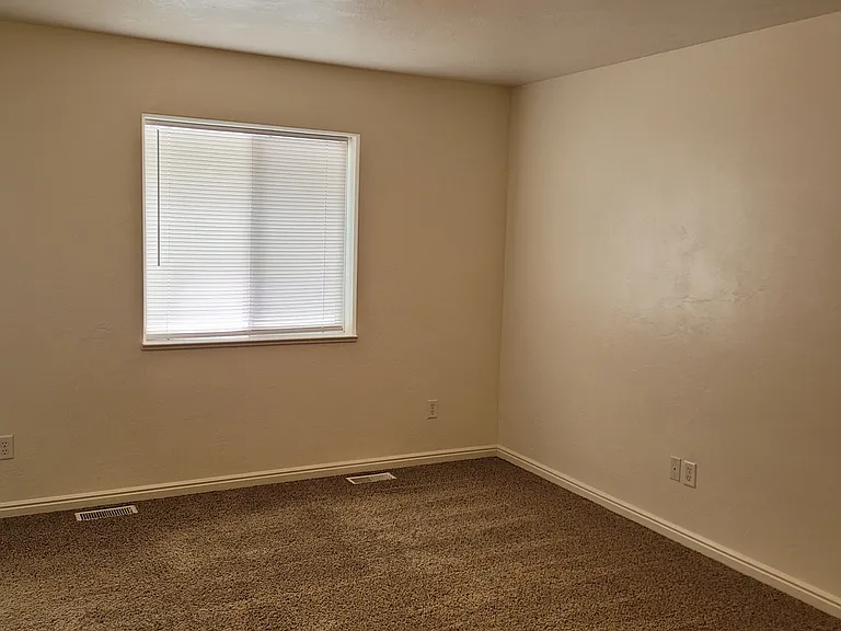 4060 Duane St — Photo 12