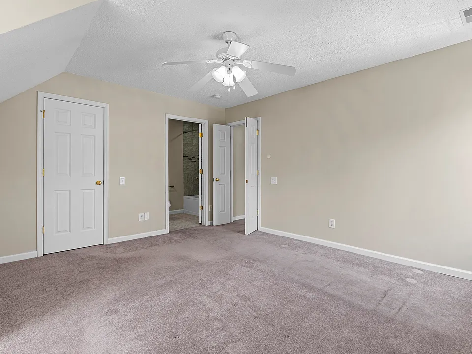 118 Saddlechase Ln #1