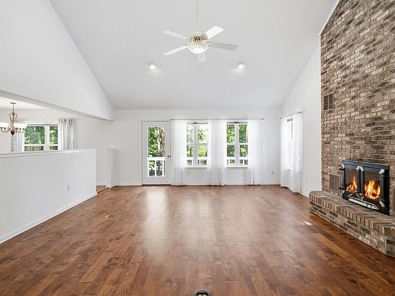 5th image of 62 Mackeral Dr