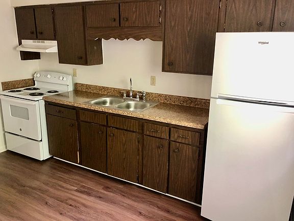 3rd image of 722 S Ingraham Ave #2B-1BA-900SQFT