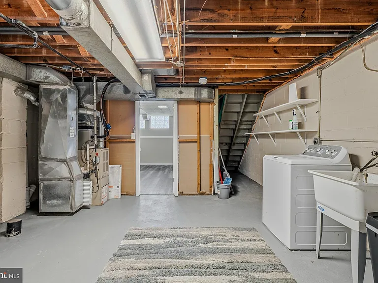 586 Lucia Ave — Photo 29