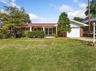 109 Meadowlark Ln, Saint Charles, MO 63301