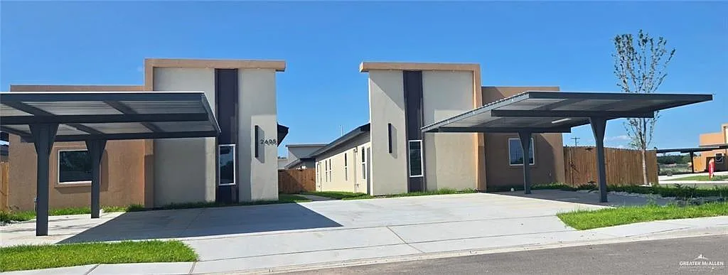 2 bed, 2.0 bath, 1000 sqft, $1,050 — Photo 1