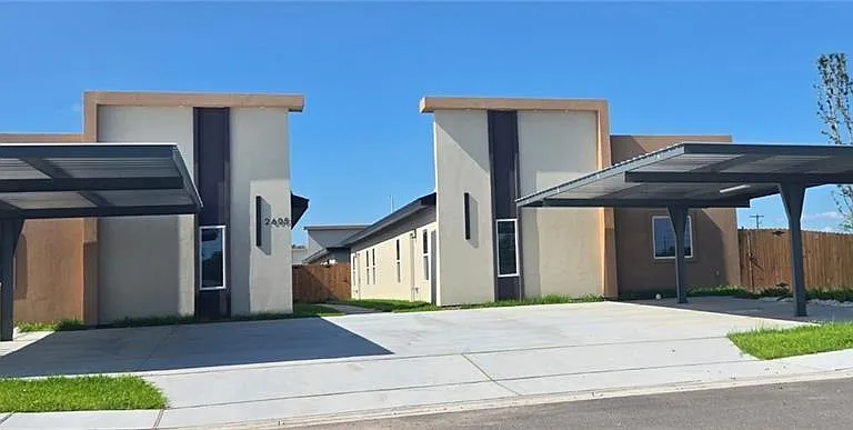 2605 Brookside Bend St #3 — Photo 1