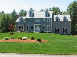 33 Mayflower Ln, Rochester, MA 02770