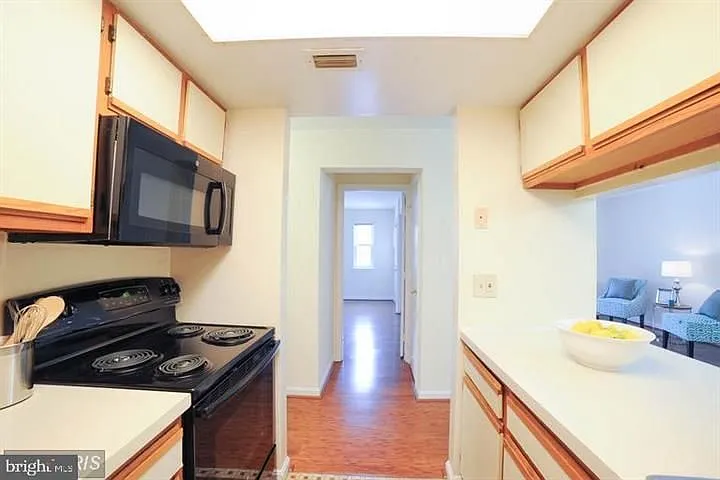 14901 Rydell Rd #304 — Photo 8